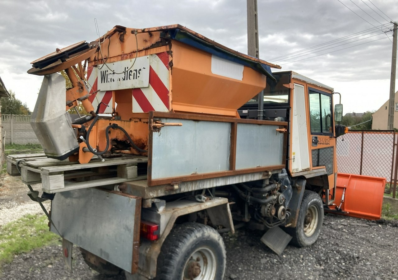 Inna Inny Hansa 4X4 pług posypywarka wywrotka - Maszyna do odśnieżania: zdjęcie 1 Inna Inny Hansa 4X4 pług posypywarka wywrotka - Maszyna do odśnieżania: zdjęcie 1