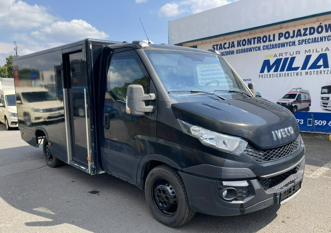 Iveco Daily Iveco 35-130 Bankowóz Kuloodporny Opanceżony pancerny 2015 - Bankowóz: zdjęcie 1 Iveco Daily Iveco 35-130 Bankowóz Kuloodporny Opanceżony pancerny 2015 - Bankowóz: zdjęcie 1