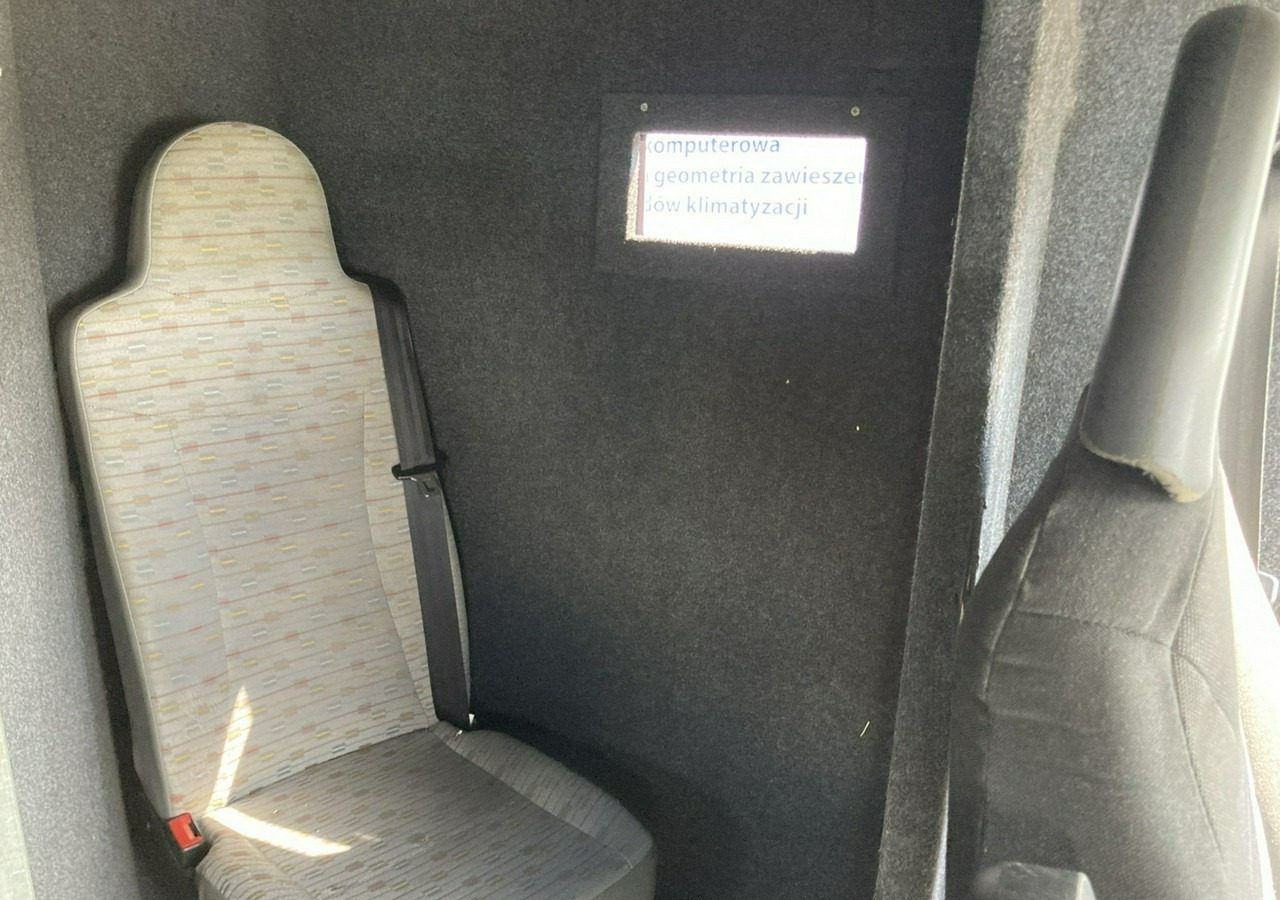 Iveco Daily Iveco 35-130 Bankowóz Kuloodporny Opanceżony pancerny 2015 - Bankowóz: zdjęcie 5 Iveco Daily Iveco 35-130 Bankowóz Kuloodporny Opanceżony pancerny 2015 - Bankowóz: zdjęcie 5