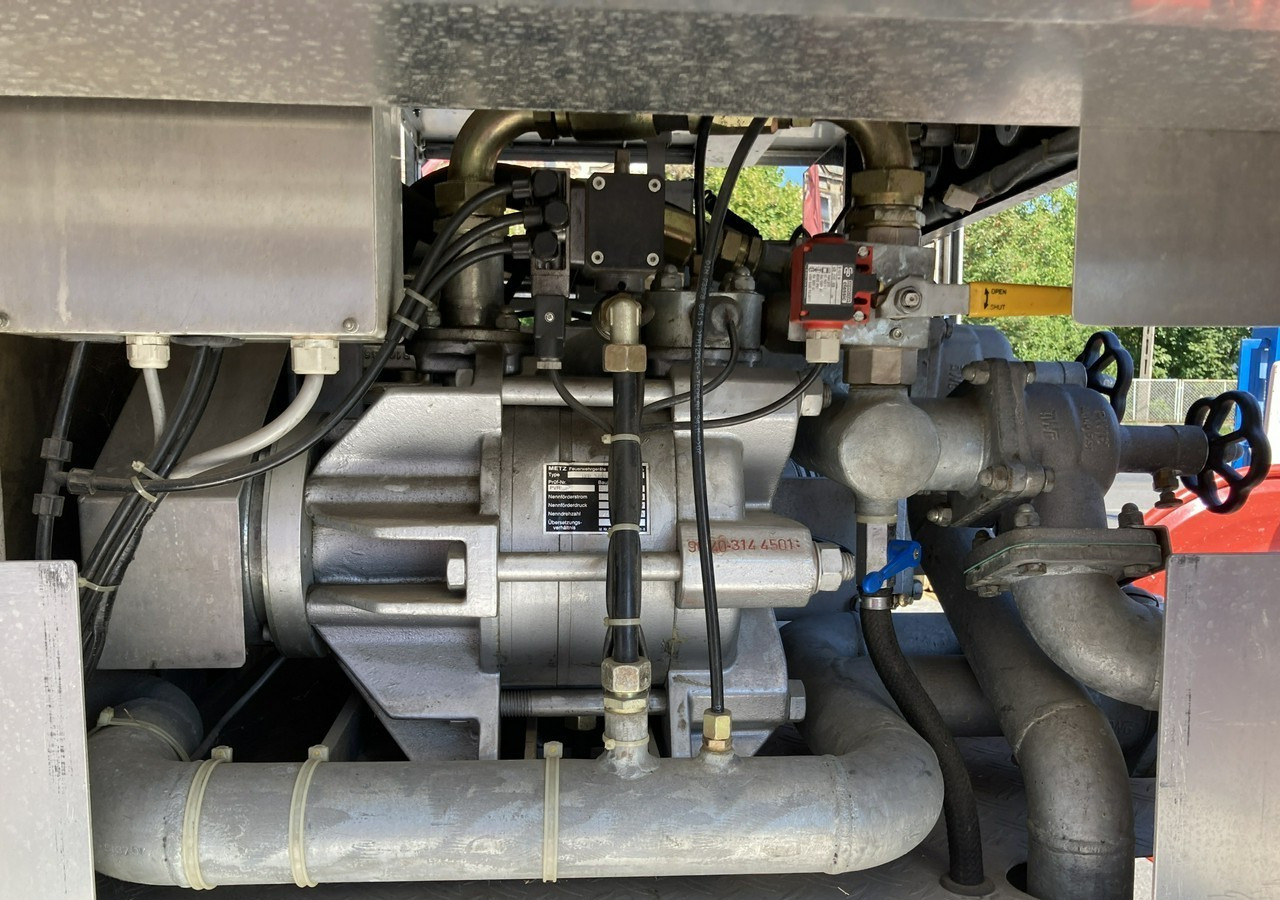 Samochód pożarniczy Mercedes-Benz Inny Mercedes-Benz Mercedes 1224 Straż Pożarna Gaśnicza 4X4 Metz 97: zdjęcie 9