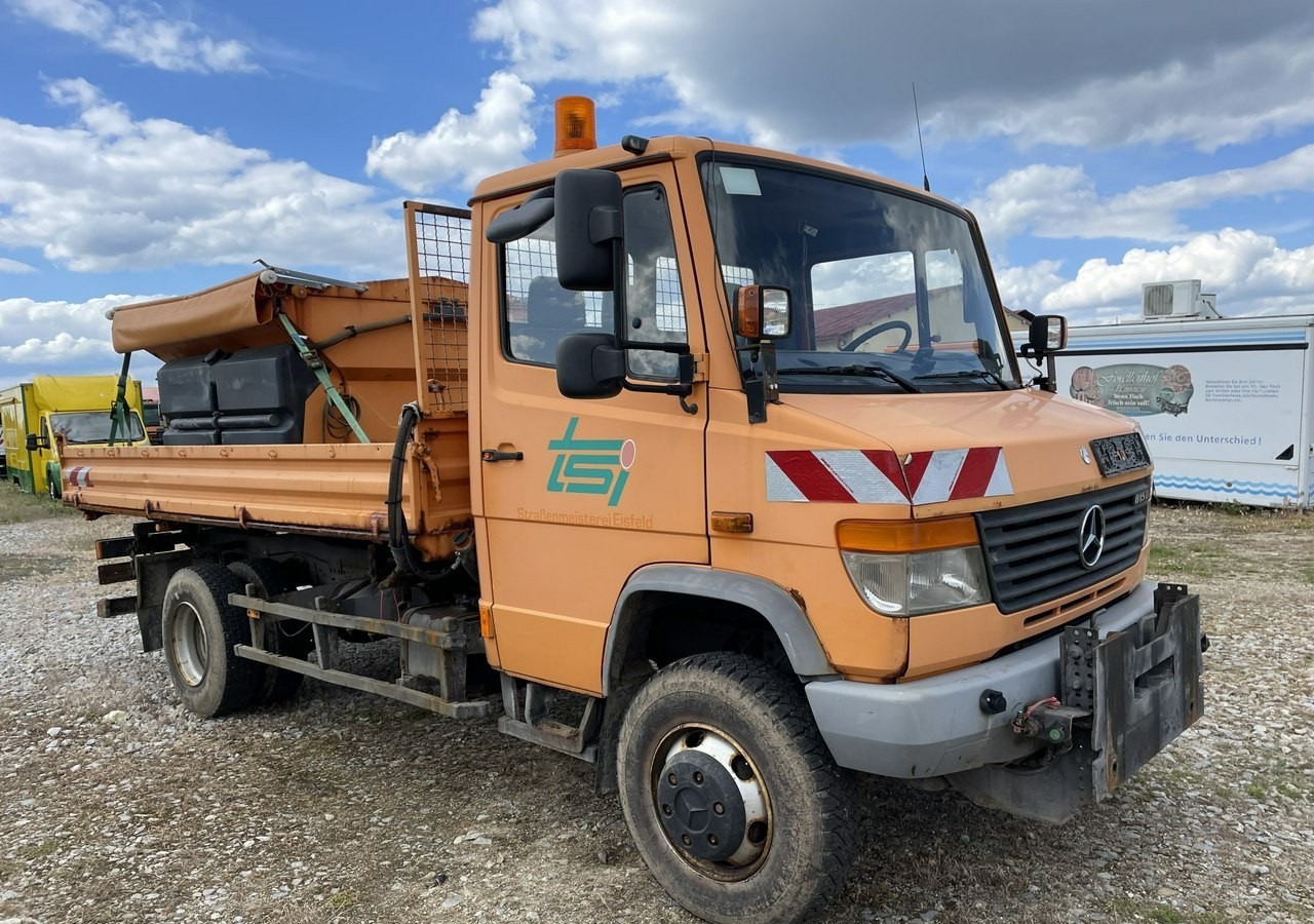 Mercedes-Benz Inny Mercedes-Benz Mercedes Vario 815 Wywrotka 4X4 2004 - Maszyna do odśnieżania: zdjęcie 2 Mercedes-Benz Inny Mercedes-Benz Mercedes Vario 815 Wywrotka 4X4 2004 - Maszyna do odśnieżania: zdjęcie 2