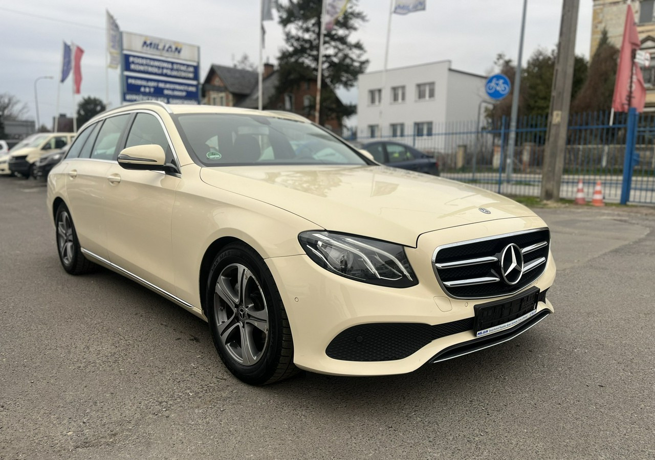 Mercedes-Benz Klasa E E220d T 9G-tronic 197KM Navi FullLed Kamera Asystent Model 2020 FV 2 - Samochód osobowy: zdjęcie 1 Mercedes-Benz Klasa E E220d T 9G-tronic 197KM Navi FullLed Kamera Asystent Model 2020 FV 2 - Samochód osobowy: zdjęcie 1