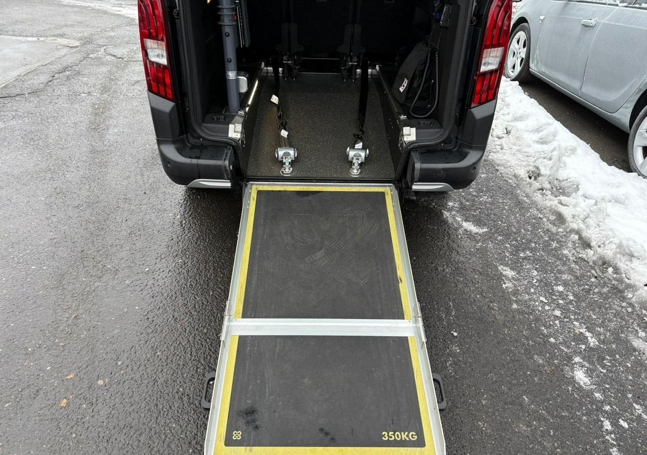 Peugeot Rifter Rifter Long 1,5HDI Automat dla Niepełnosprawnych Inwalida Rampa PFRO - Kombi: zdjęcie 4 Peugeot Rifter Rifter Long 1,5HDI Automat dla Niepełnosprawnych Inwalida Rampa PFRO - Kombi: zdjęcie 4