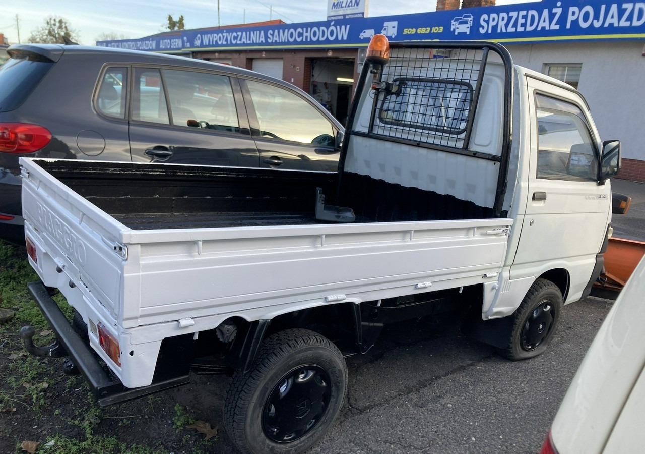 Piaggio Piaggio Porter 4X4 Skrzynia odśnieżarka Pług 2011 - Maszyna do odśnieżania: zdjęcie 3 Piaggio Piaggio Porter 4X4 Skrzynia odśnieżarka Pług 2011 - Maszyna do odśnieżania: zdjęcie 3