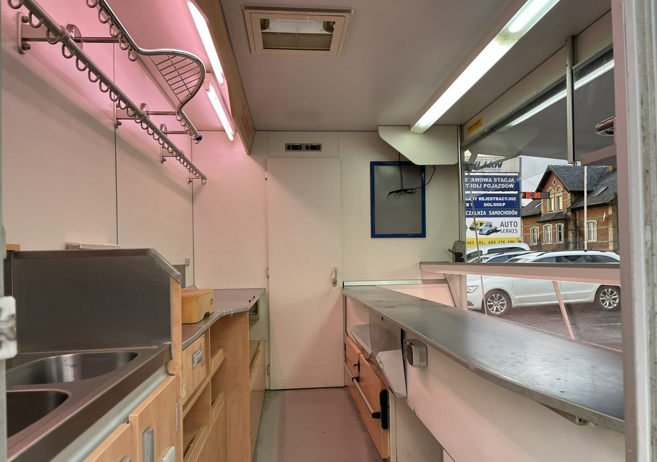 Renault Master Autosklep Wędli Gastronomiczny food truck foodtruck sklep W-zasiBORC - Ciężarówka gastronomiczna: zdjęcie 2 Renault Master Autosklep Wędli Gastronomiczny food truck foodtruck sklep W-zasiBORC - Ciężarówka gastronomiczna: zdjęcie 2