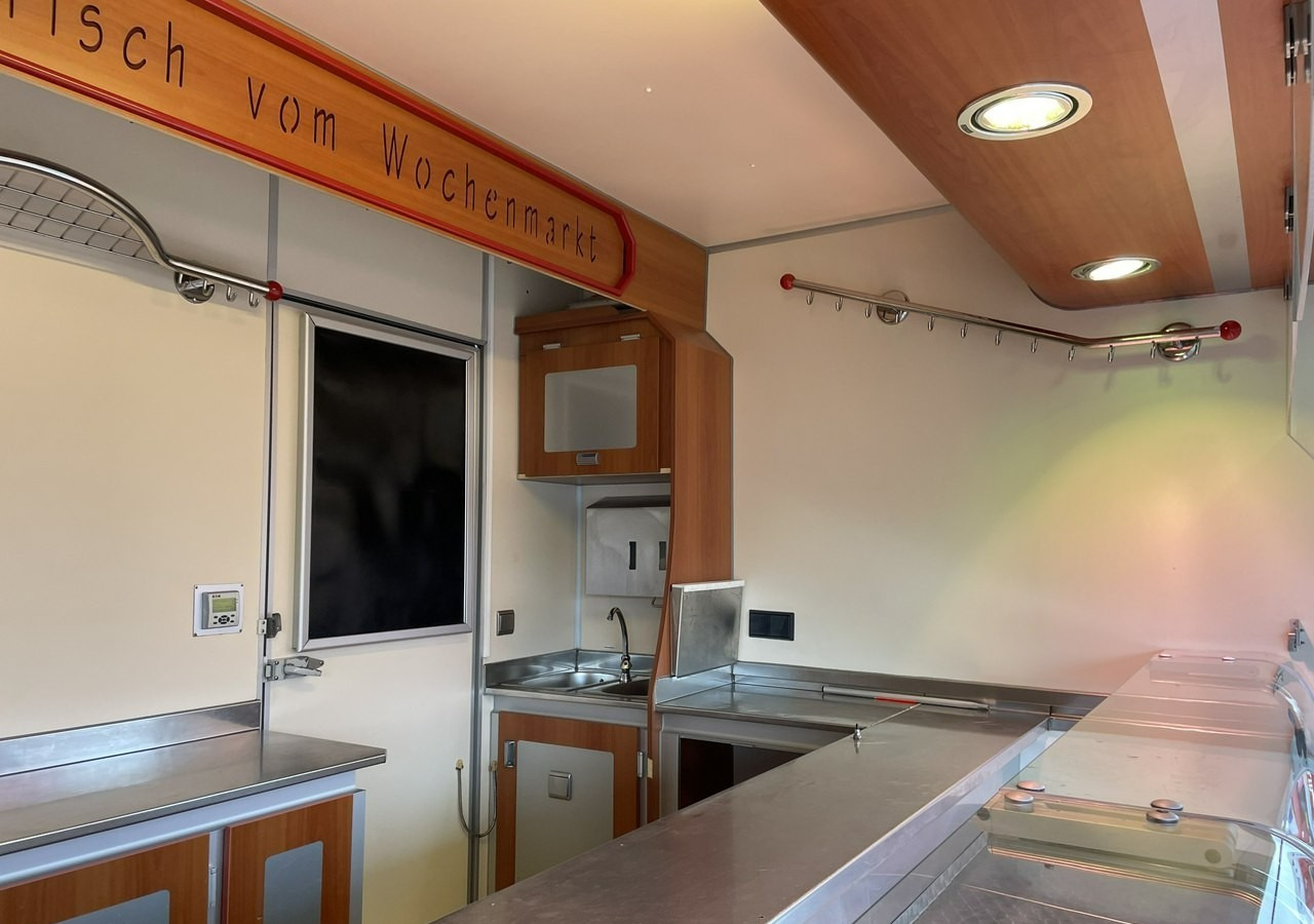 Renault Master Autosklep wędl Gastronomiczny Food Truck Foodtruck Sklep Klima Borc - Ciężarówka gastronomiczna: zdjęcie 3 Renault Master Autosklep wędl Gastronomiczny Food Truck Foodtruck Sklep Klima Borc - Ciężarówka gastronomiczna: zdjęcie 3