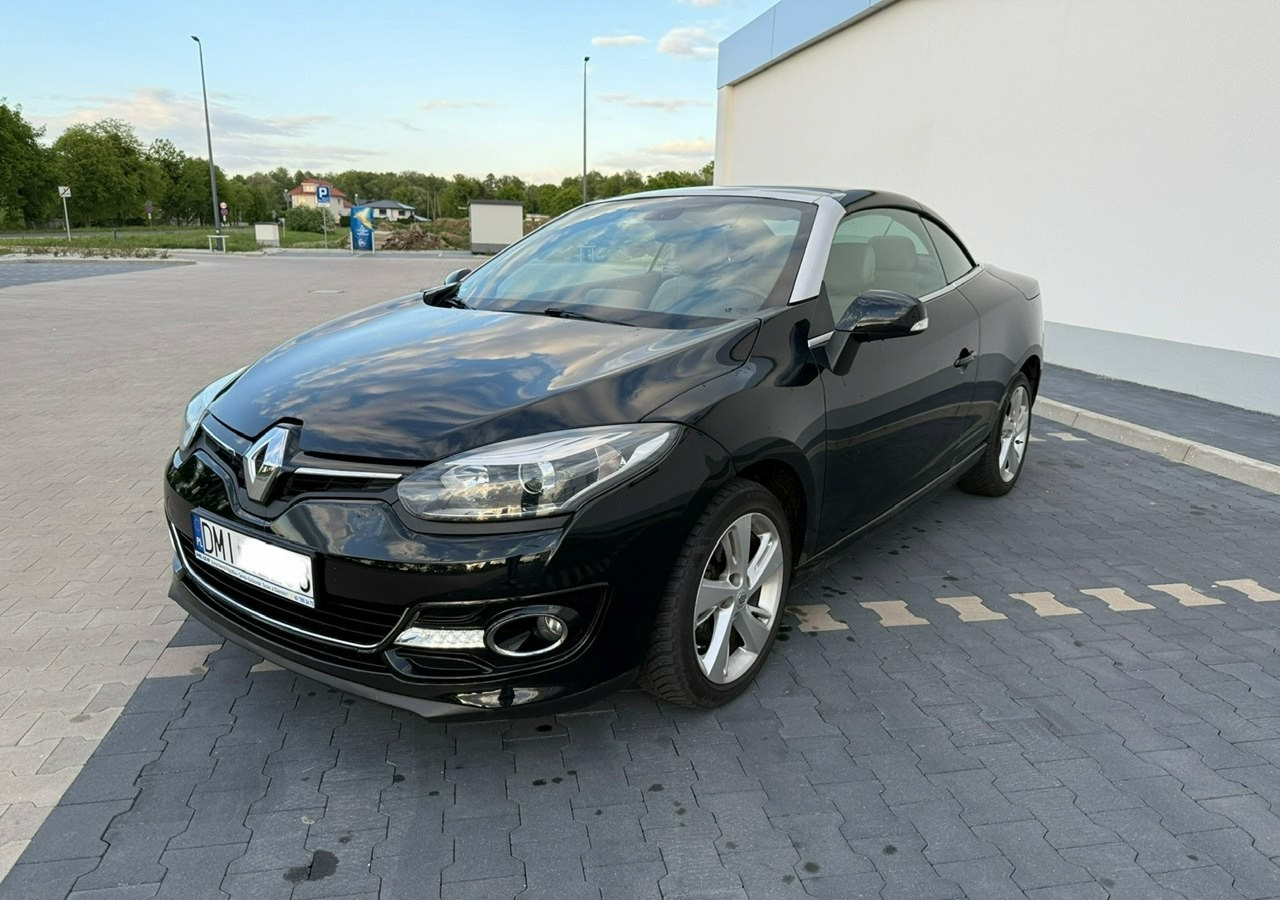 Renault Megane III Cabrio LIFT III 1.2 TCE 131 Skóra Led Navi PDC Bogate wyposażenie 20 - Kabriolet: zdjęcie 5 Renault Megane III Cabrio LIFT III 1.2 TCE 131 Skóra Led Navi PDC Bogate wyposażenie 20 - Kabriolet: zdjęcie 5