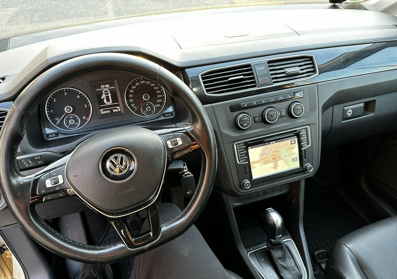 Volkswagen Caddy III Caddy 2.0 TDI do przewozu Niepełnosprawnych Inwalida Rampa 2020 Pefr - Samochód osobowy: zdjęcie 4 Volkswagen Caddy III Caddy 2.0 TDI do przewozu Niepełnosprawnych Inwalida Rampa 2020 Pefr - Samochód osobowy: zdjęcie 4