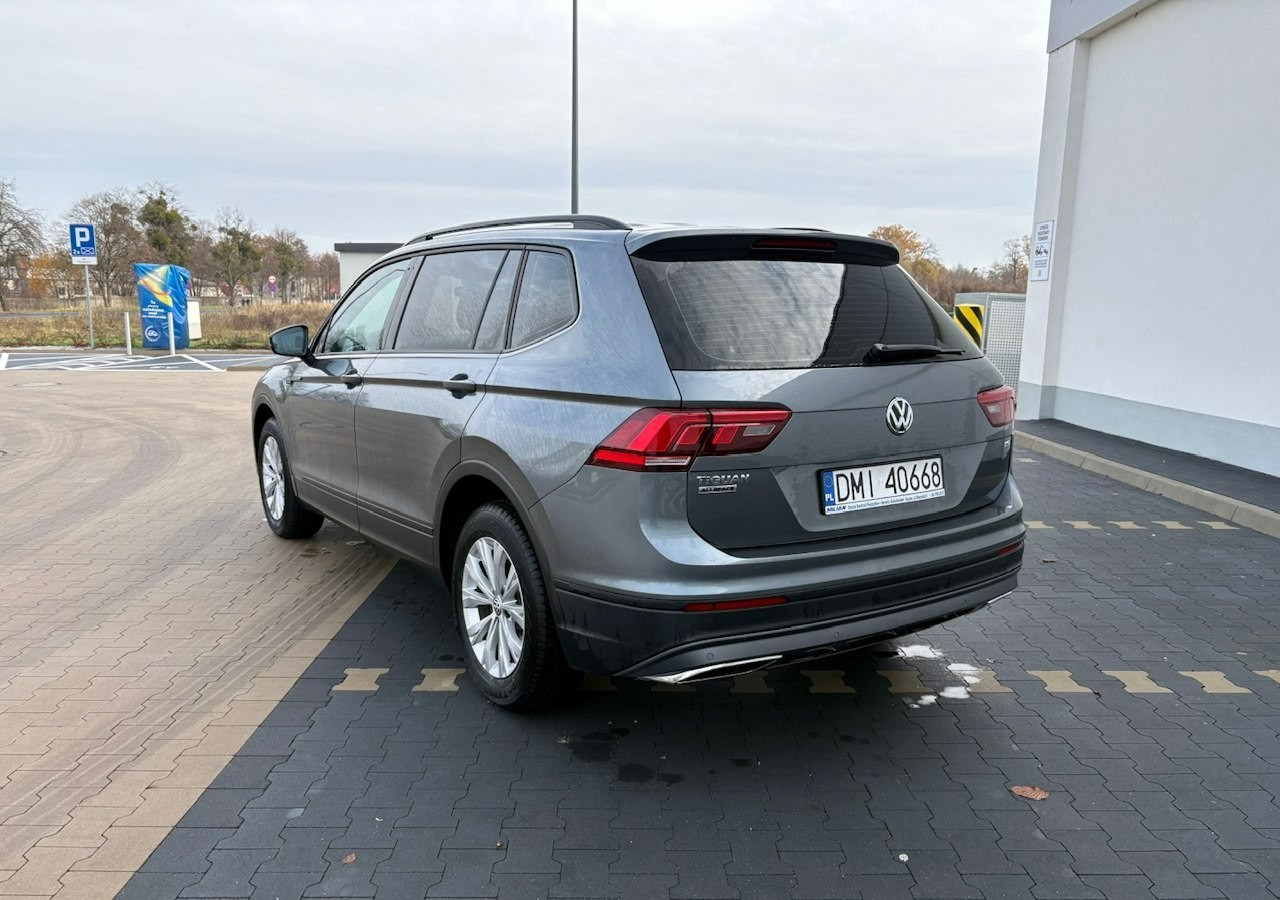 Volkswagen Tiguan II 1,4TSI 150KM 65tyśkm 7osobowy Comfort Tempomat ACC Klima Alu 2018 - SUV: zdjęcie 4 Volkswagen Tiguan II 1,4TSI 150KM 65tyśkm 7osobowy Comfort Tempomat ACC Klima Alu 2018 - SUV: zdjęcie 4