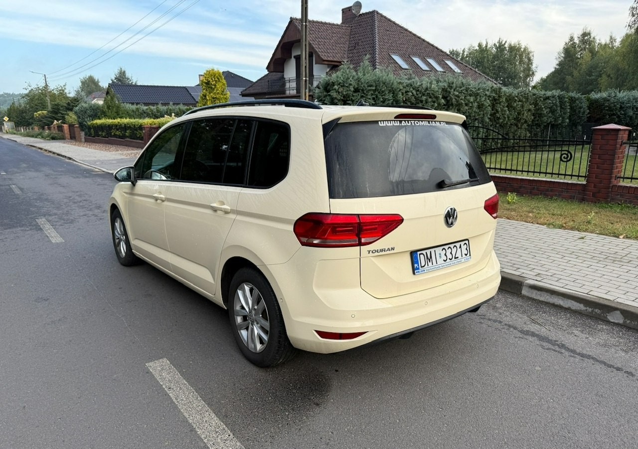 Volkswagen Touran III 2.0 TDI DSG 120 KM Automat 7osobowy Klima Skóra Full Serwis 2020 - Kombi: zdjęcie 4 Volkswagen Touran III 2.0 TDI DSG 120 KM Automat 7osobowy Klima Skóra Full Serwis 2020 - Kombi: zdjęcie 4