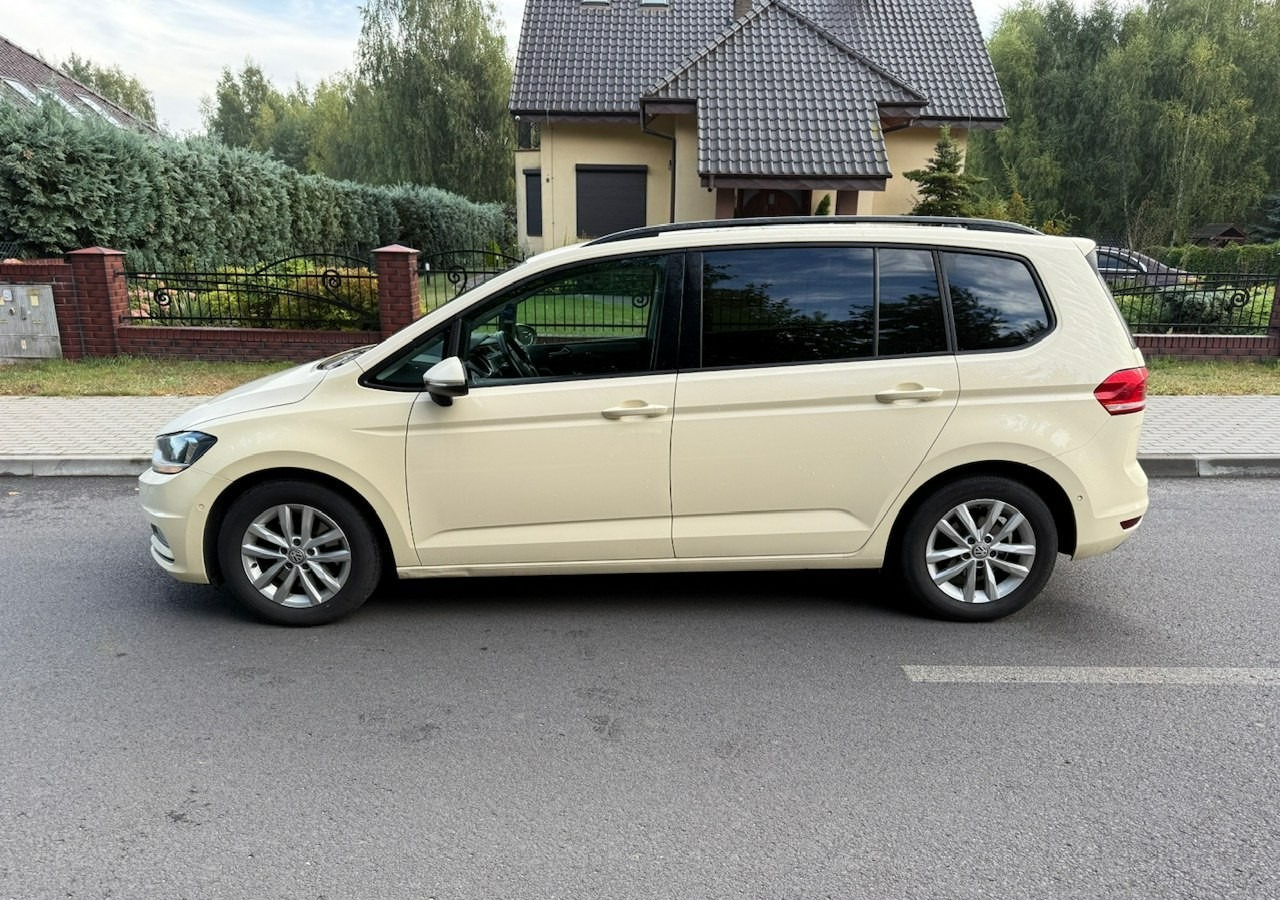 Volkswagen Touran III 2.0 TDI DSG 120 KM Automat 7osobowy Klima Skóra Full Serwis 2020 - Kombi: zdjęcie 5 Volkswagen Touran III 2.0 TDI DSG 120 KM Automat 7osobowy Klima Skóra Full Serwis 2020 - Kombi: zdjęcie 5