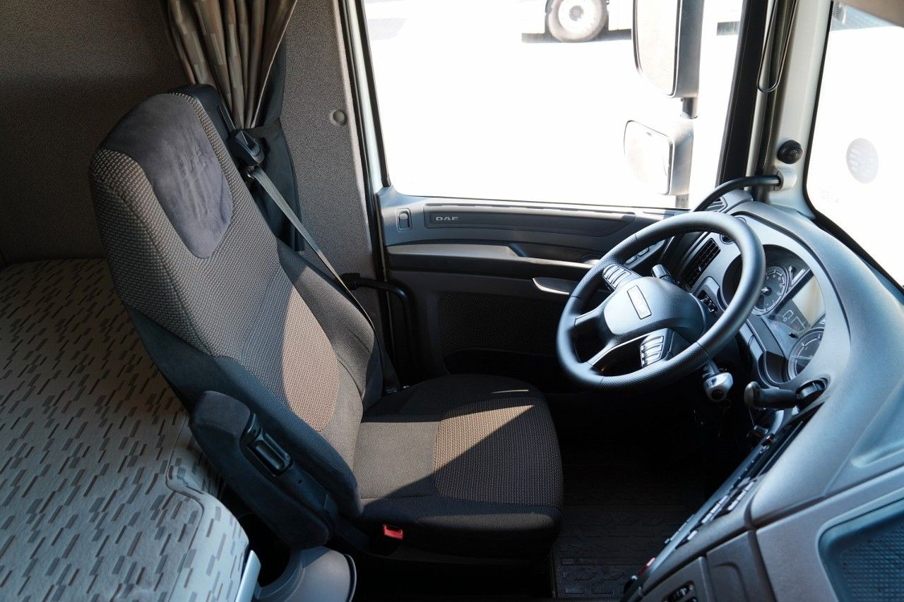 DAF XF 460 / SPACE CAB / HYDRAULIKA DWUOBWODOWA / P DAF XF 460 / SPACE CAB / HYDRAULIKA DWUOBWODOWA / P: zdjęcie 16