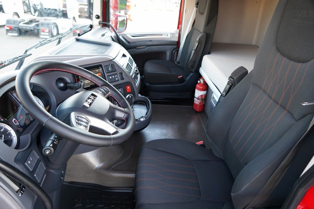 DAF XF 480 / SPACE CAB / RETARDER / I-PARK COOL / O DAF XF 480 / SPACE CAB / RETARDER / I-PARK COOL / O: zdjęcie 14 DAF XF 480 / SPACE CAB / RETARDER / I-PARK COOL / O DAF XF 480 / SPACE CAB / RETARDER / I-PARK COOL / O: zdjęcie 14