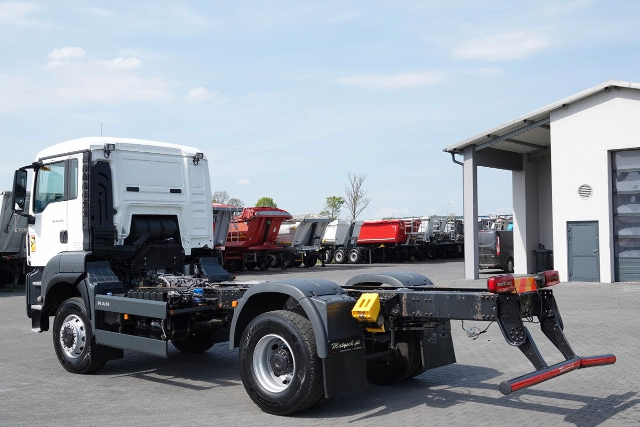 MAN TGS 18.420 / 4X4 / RAMA DŁ. 5,6 M / NAVI / DO Z - Ciągnik siodłowy: zdjęcie 3 MAN TGS 18.420 / 4X4 / RAMA DŁ. 5,6 M / NAVI / DO Z - Ciągnik siodłowy: zdjęcie 3