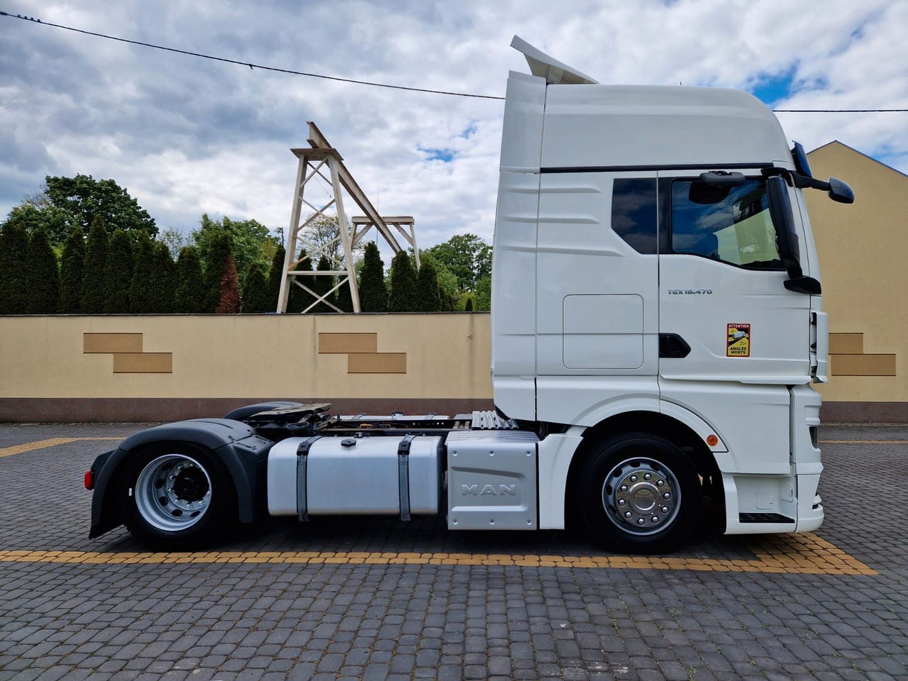 MAN TGX 18.470 / MEGA / XXL / LOWDECK / EURO 6 / - Ciągnik siodłowy: zdjęcie 3 MAN TGX 18.470 / MEGA / XXL / LOWDECK / EURO 6 / - Ciągnik siodłowy: zdjęcie 3