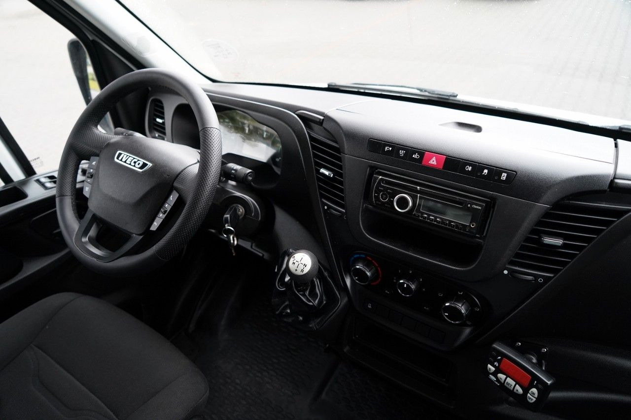 Samochód dostawczy chłodnia Iveco DAILY 35.120 / CHŁODNIA LAMBERET / AGREGAT CARRI: zdjęcie 15 Samochód dostawczy chłodnia Iveco DAILY 35.120 / CHŁODNIA LAMBERET / AGREGAT CARRI: zdjęcie 15