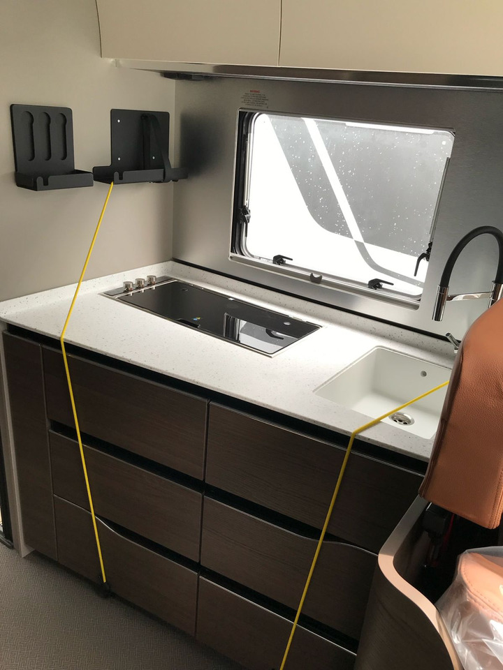 ADRIA Super Sonic 890 LC - Kamper integra: zdjęcie 5 ADRIA Super Sonic 890 LC - Kamper integra: zdjęcie 5