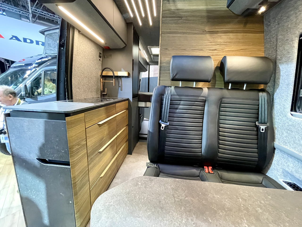 ADRIA Super Twin 700 SGX - Kampervan: zdjęcie 4 ADRIA Super Twin 700 SGX - Kampervan: zdjęcie 4