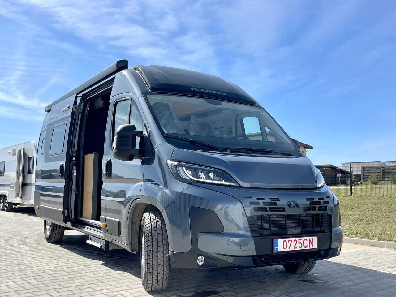 ADRIA TWIN 640 SGX - Kampervan: zdjęcie 1 ADRIA TWIN 640 SGX - Kampervan: zdjęcie 1