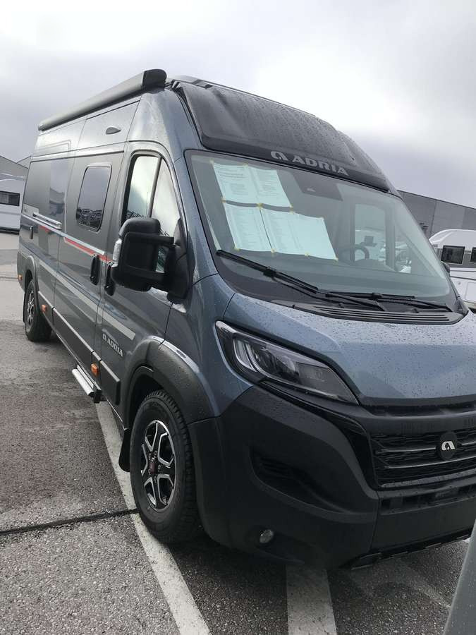 ADRIA Twin Sport 640 SG - Kampervan: zdjęcie 2 ADRIA Twin Sport 640 SG - Kampervan: zdjęcie 2