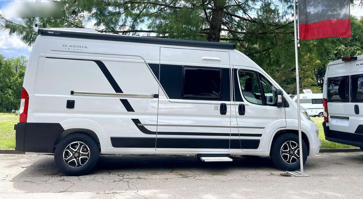 Adria Twin 600 SP Family - Kampervan: zdjęcie 1 Adria Twin 600 SP Family - Kampervan: zdjęcie 1
