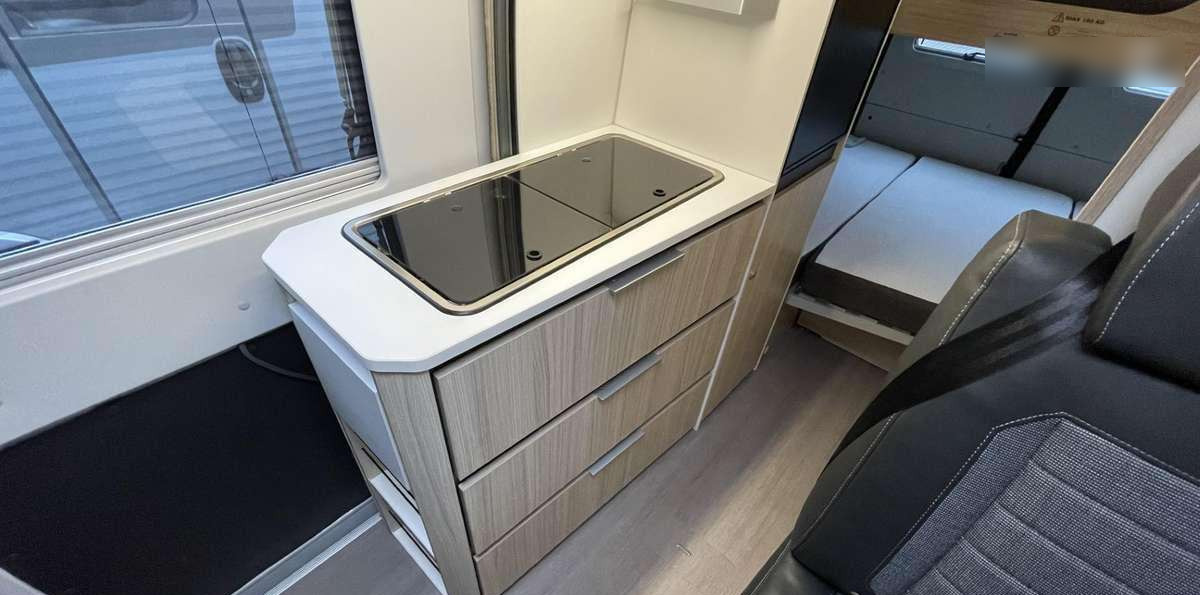 Adria Twin 600 SP Family - Kampervan: zdjęcie 5 Adria Twin 600 SP Family - Kampervan: zdjęcie 5