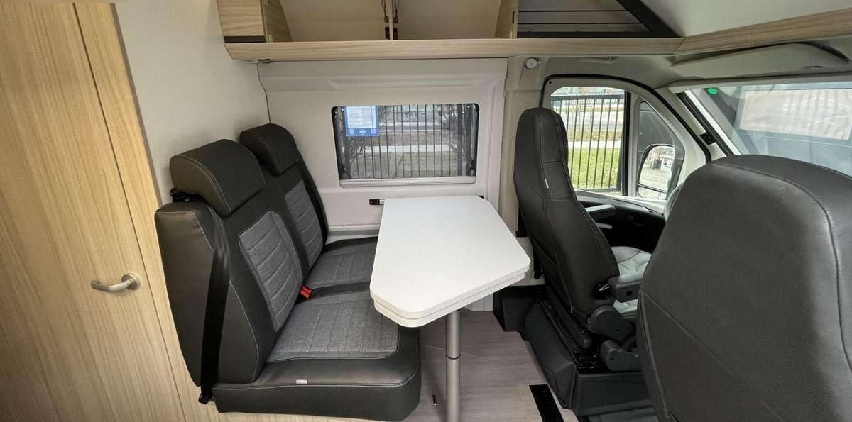 Adria Twin 600 SP Family - Kampervan: zdjęcie 4 Adria Twin 600 SP Family - Kampervan: zdjęcie 4