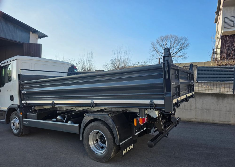 MAN TGL 12.250 /12.220 / ATEGO/ WYWROTKA / 2016 / NOWA ZABUDOWA - Wywrotka: zdjęcie 2 MAN TGL 12.250 /12.220 / ATEGO/ WYWROTKA / 2016 / NOWA ZABUDOWA - Wywrotka: zdjęcie 2