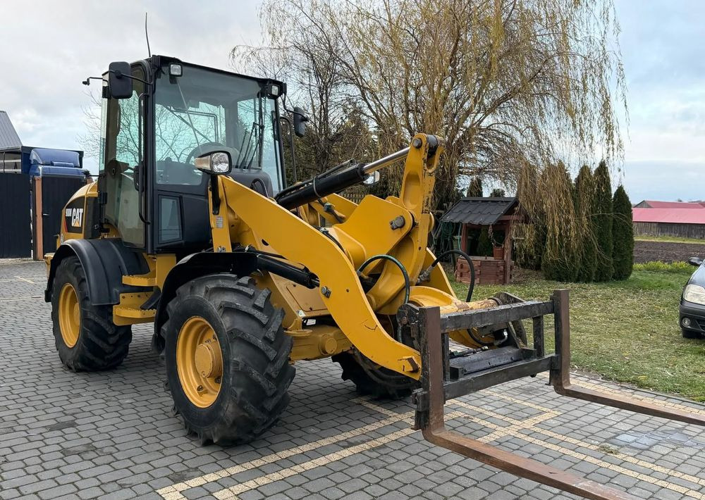 Caterpillar CAT 908M / SPROWADZONA / ŁYŻKA SZCZĘKA + WIDŁY / / 2017R / W ORGINALE / Z NIEMIEC / 1 WŁAŚCICIEL/ - Ładowarka kołowa: zdjęcie 3 Caterpillar CAT 908M / SPROWADZONA / ŁYŻKA SZCZĘKA + WIDŁY / / 2017R / W ORGINALE / Z NIEMIEC / 1 WŁAŚCICIEL/ - Ładowarka kołowa: zdjęcie 3