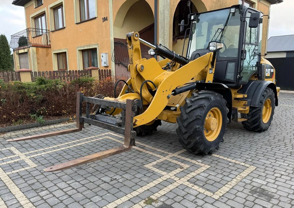 Caterpillar CAT 908M / SPROWADZONA / ŁYŻKA SZCZĘKA + WIDŁY / / 2017R / W ORGINALE / Z NIEMIEC / 1 WŁAŚCICIEL/ - Ładowarka kołowa: zdjęcie 4 Caterpillar CAT 908M / SPROWADZONA / ŁYŻKA SZCZĘKA + WIDŁY / / 2017R / W ORGINALE / Z NIEMIEC / 1 WŁAŚCICIEL/ - Ładowarka kołowa: zdjęcie 4