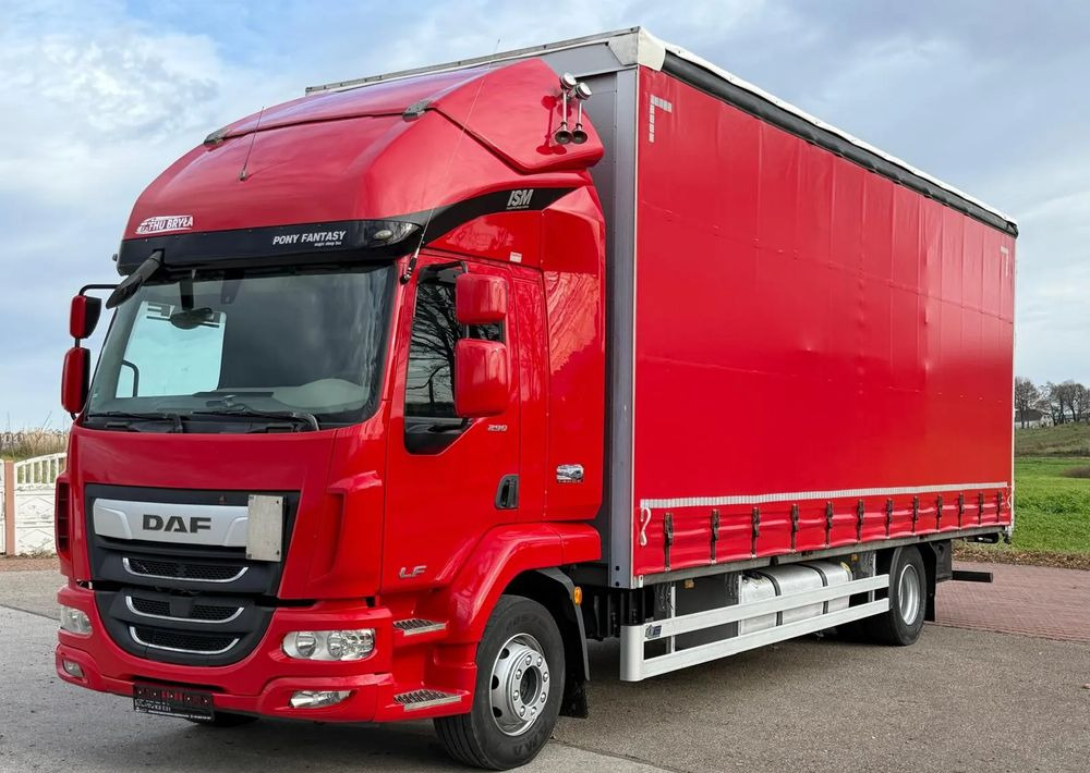 DAF LF 260 / WINDA / 16TON DMC / 3M WYSOKOŚĆ / JUMBO / FIRANKA / SYPIALKA / AUTOMAT / JEDEN WŁAŚCICIE / EURO 6 / 2017/ SPROWADZONY / 19 PALET / DUŻA ŁADOWNOŚĆ / - Samochód ciężarowy plandeka: zdjęcie 1 DAF LF 260 / WINDA / 16TON DMC / 3M WYSOKOŚĆ / JUMBO / FIRANKA / SYPIALKA / AUTOMAT / JEDEN WŁAŚCICIE / EURO 6 / 2017/ SPROWADZONY / 19 PALET / DUŻA ŁADOWNOŚĆ / - Samochód ciężarowy plandeka: zdjęcie 1