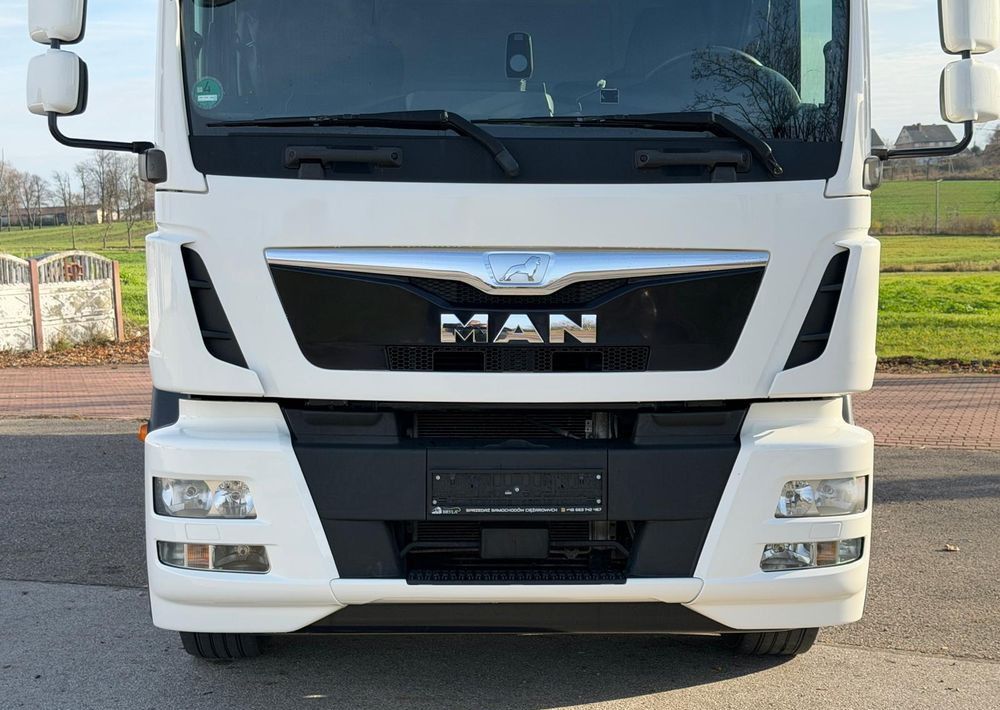 MAN TGM 15.290 / FIRANKA / 2016R / KLIMA POSTOJOWA /SPROWADZONY/ 8T ŁADOWNOŚĆ / 17 PALET / E6 / WINDA / - Samochód ciężarowy plandeka: zdjęcie 4 MAN TGM 15.290 / FIRANKA / 2016R / KLIMA POSTOJOWA /SPROWADZONY/ 8T ŁADOWNOŚĆ / 17 PALET / E6 / WINDA / - Samochód ciężarowy plandeka: zdjęcie 4