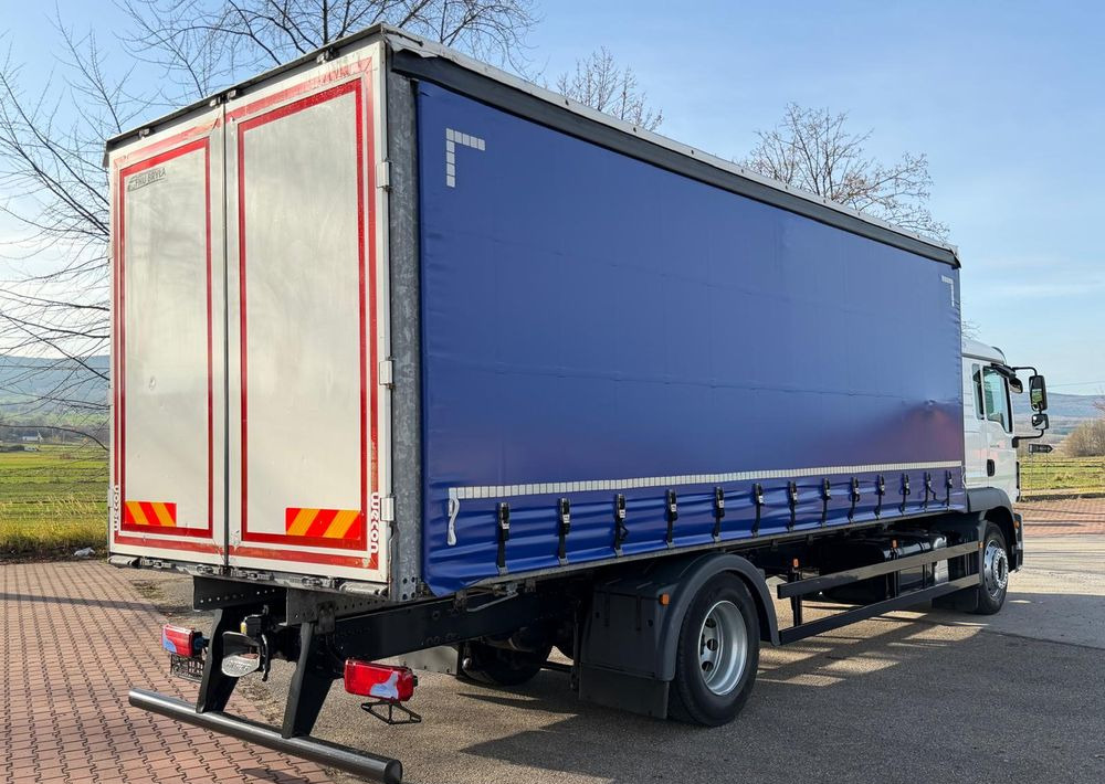 MAN TGM 15.290 / FIRANKA / 2016R / KLIMA POSTOJOWA /SPROWADZONY/ 8T ŁADOWNOŚĆ / 17 PALET / E6 / WINDA / - Samochód ciężarowy plandeka: zdjęcie 5 MAN TGM 15.290 / FIRANKA / 2016R / KLIMA POSTOJOWA /SPROWADZONY/ 8T ŁADOWNOŚĆ / 17 PALET / E6 / WINDA / - Samochód ciężarowy plandeka: zdjęcie 5