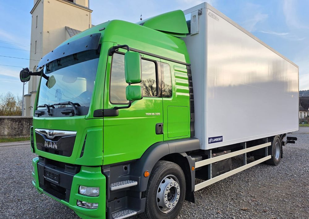 MAN TGM 18.320 / 18.290 / 15.290 / IZOTERMA / WINDA / 19PALET / E6 / 08.2018 / LIFT / SPROWADZONY / AUTOMAT / SYPIALKA / PIERWSZY WŁAŚCICIEL / BOCZNE DRZWI / STAN BARDZO DOBRY - Samochód ciężarowy chłodnia: zdjęcie 1 MAN TGM 18.320 / 18.290 / 15.290 / IZOTERMA / WINDA / 19PALET / E6 / 08.2018 / LIFT / SPROWADZONY / AUTOMAT / SYPIALKA / PIERWSZY WŁAŚCICIEL / BOCZNE DRZWI / STAN BARDZO DOBRY - Samochód ciężarowy chłodnia: zdjęcie 1