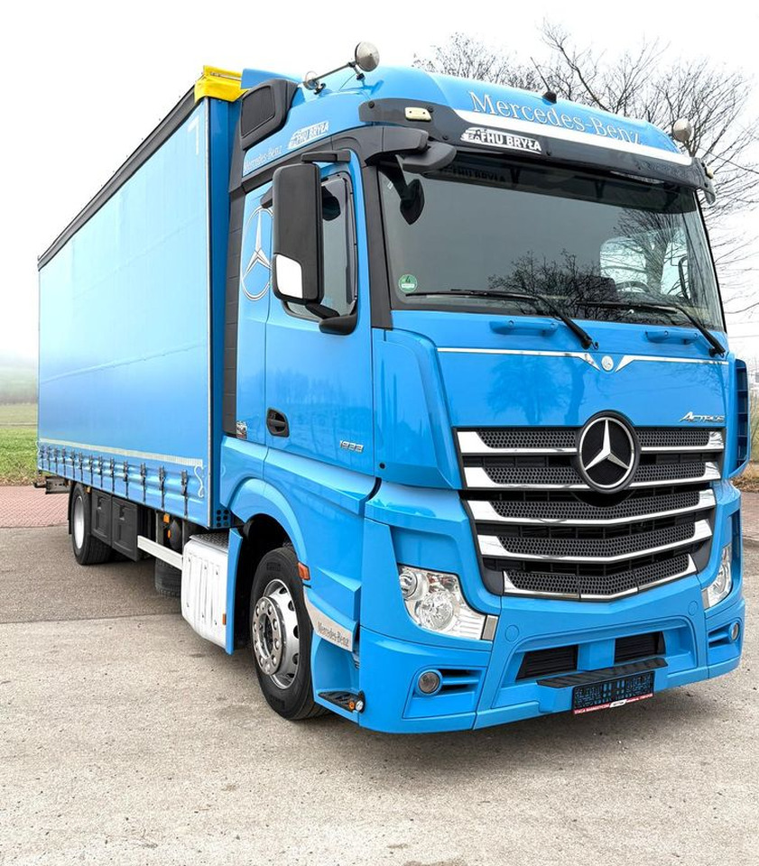 Mercedes-Benz ACTROS 1833 / FIRANKA/ WINDA / NOWY TACHOGRAF G2V2 / NOWE OPONY / 19PALET / 8TON ŁADOWNOŚCI / AUTOMAT / DUŻY SILNIK / SYPIALKA / SERWISOWANY / 2018 / JAK NOWY / - Samochód ciężarowy plandeka: zdjęcie 2 Mercedes-Benz ACTROS 1833 / FIRANKA/ WINDA / NOWY TACHOGRAF G2V2 / NOWE OPONY / 19PALET / 8TON ŁADOWNOŚCI / AUTOMAT / DUŻY SILNIK / SYPIALKA / SERWISOWANY / 2018 / JAK NOWY / - Samochód ciężarowy plandeka: zdjęcie 2
