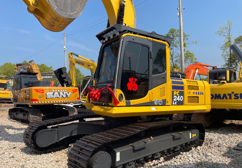 Komatsu PC 240 PC220 PC240-8 - Koparka gąsienicowa: zdjęcie 2 Komatsu PC 240 PC220 PC240-8 - Koparka gąsienicowa: zdjęcie 2