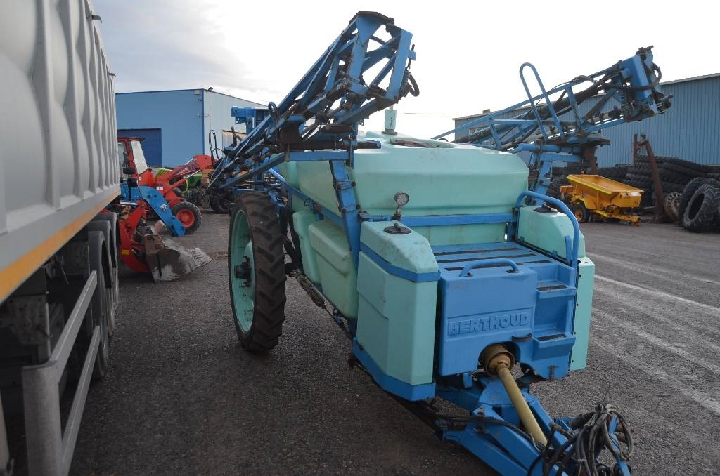 Berthoud Racer 25 - Opryskiwacz przyczepiany: zdjęcie 4 Berthoud Racer 25 - Opryskiwacz przyczepiany: zdjęcie 4