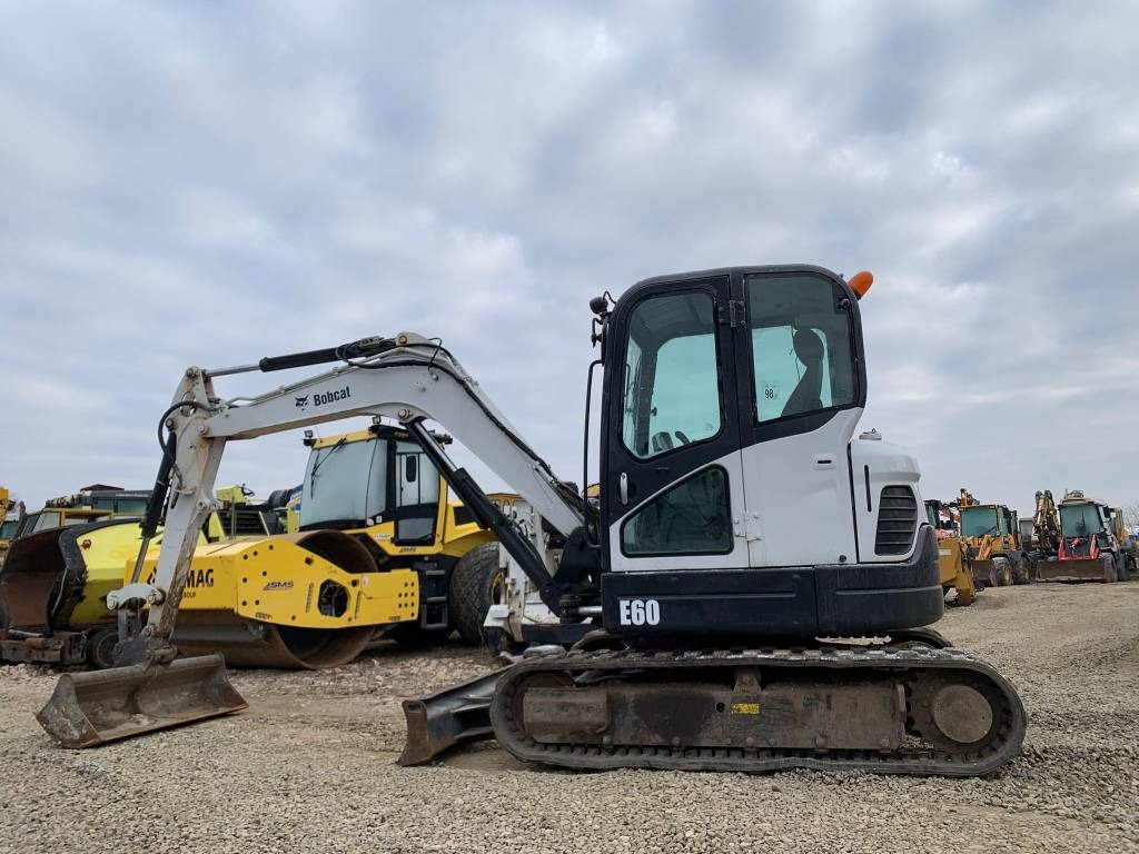 Bobcat E 60 - Minikoparka: zdjęcie 2 Bobcat E 60 - Minikoparka: zdjęcie 2
