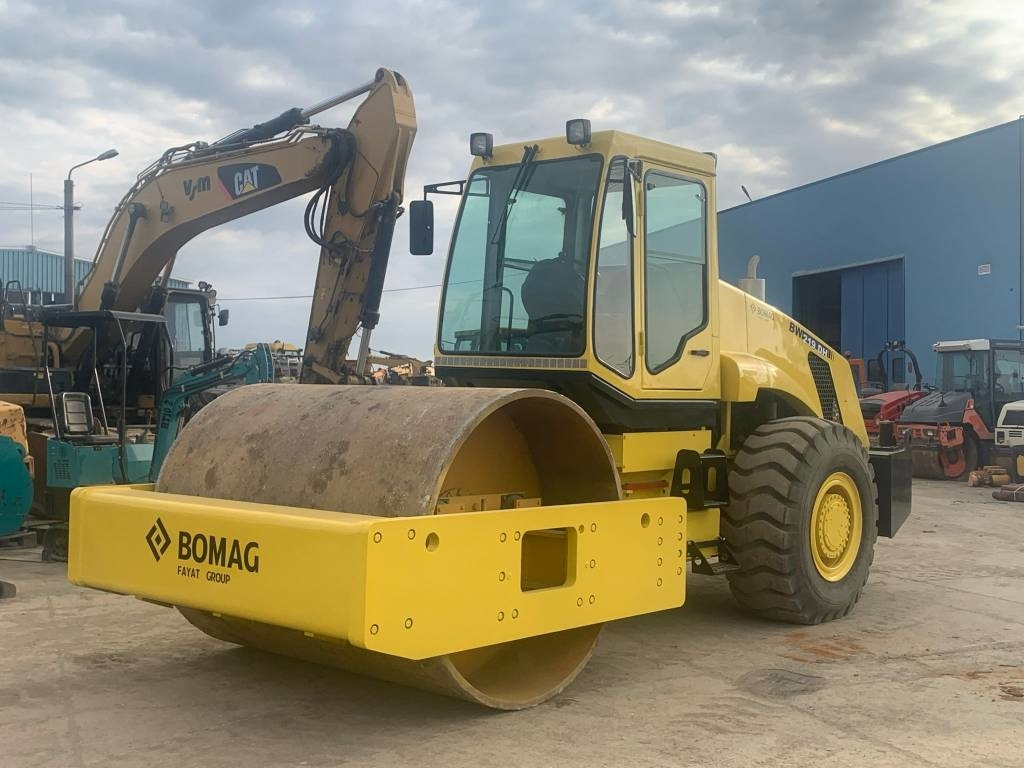 Bomag Shantui BW219DH - Kompaktor: zdjęcie 4 Bomag Shantui BW219DH - Kompaktor: zdjęcie 4