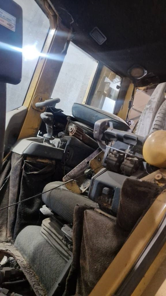 Spycharka CAT D5 FOR PARTS: zdjęcie 6 Spycharka CAT D5 FOR PARTS: zdjęcie 6