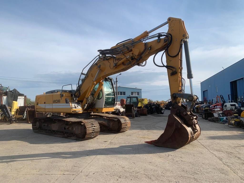 Liebherr R 906 LC Liebherr R 906 LC - Koparka gąsienicowa: zdjęcie 5 Liebherr R 906 LC Liebherr R 906 LC - Koparka gąsienicowa: zdjęcie 5
