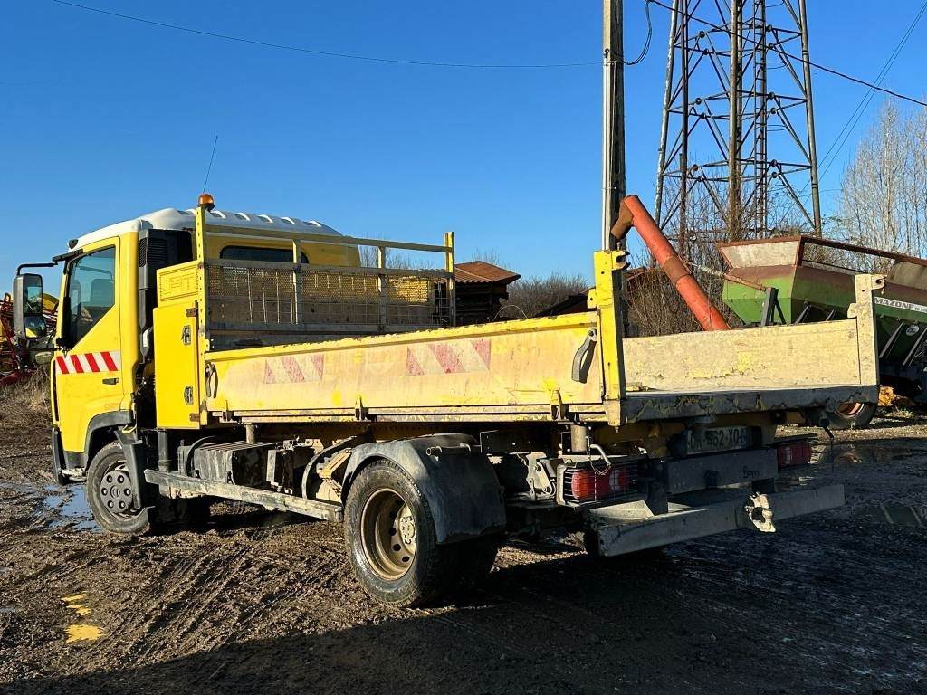 Nissan NT500 - Wywrotka: zdjęcie 4 Nissan NT500 - Wywrotka: zdjęcie 4