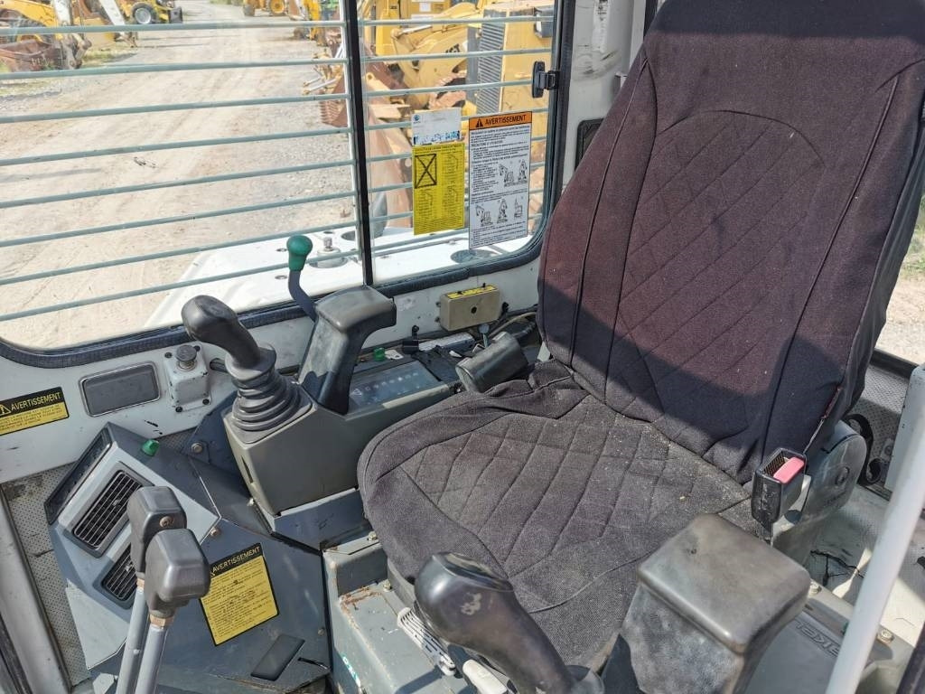 Takeuchi TB80FR - Minikoparka: zdjęcie 5 Takeuchi TB80FR - Minikoparka: zdjęcie 5