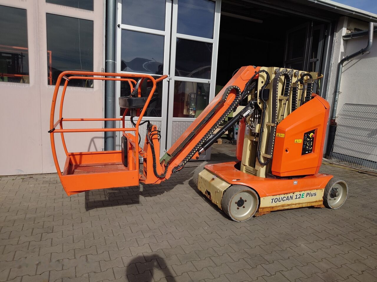 JLG TOUCAN 12E PLUS - Podnośnik masztowy: zdjęcie 3 JLG TOUCAN 12E PLUS - Podnośnik masztowy: zdjęcie 3