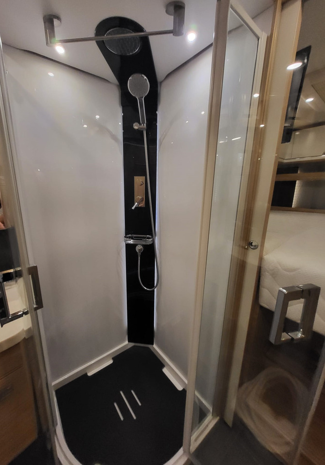 Kamper integra NIESMANN + BISCHOFF 920: zdjęcie 21 Kamper integra NIESMANN + BISCHOFF 920: zdjęcie 21