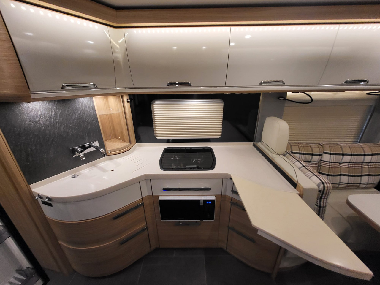 Kamper integra NIESMANN + BISCHOFF 920: zdjęcie 7 Kamper integra NIESMANN + BISCHOFF 920: zdjęcie 7