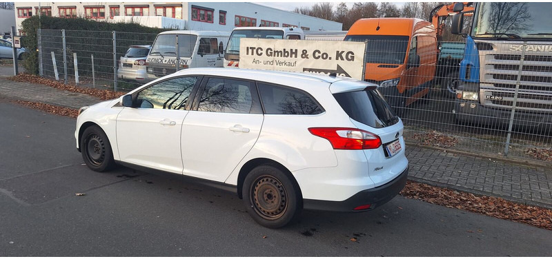 Ford Focus - Samochód osobowy: zdjęcie 4 Ford Focus - Samochód osobowy: zdjęcie 4