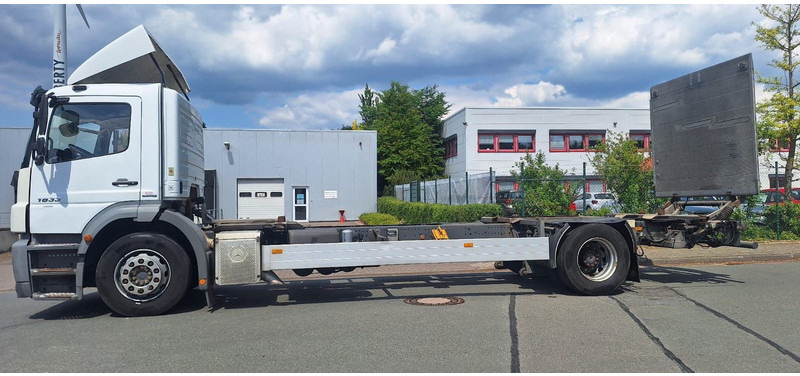 Mercedes-Benz 1833 2 Achser für BDF mit LBW - Samochód ciężarowe pod zabudowę: zdjęcie 4 Mercedes-Benz 1833 2 Achser für BDF mit LBW - Samochód ciężarowe pod zabudowę: zdjęcie 4