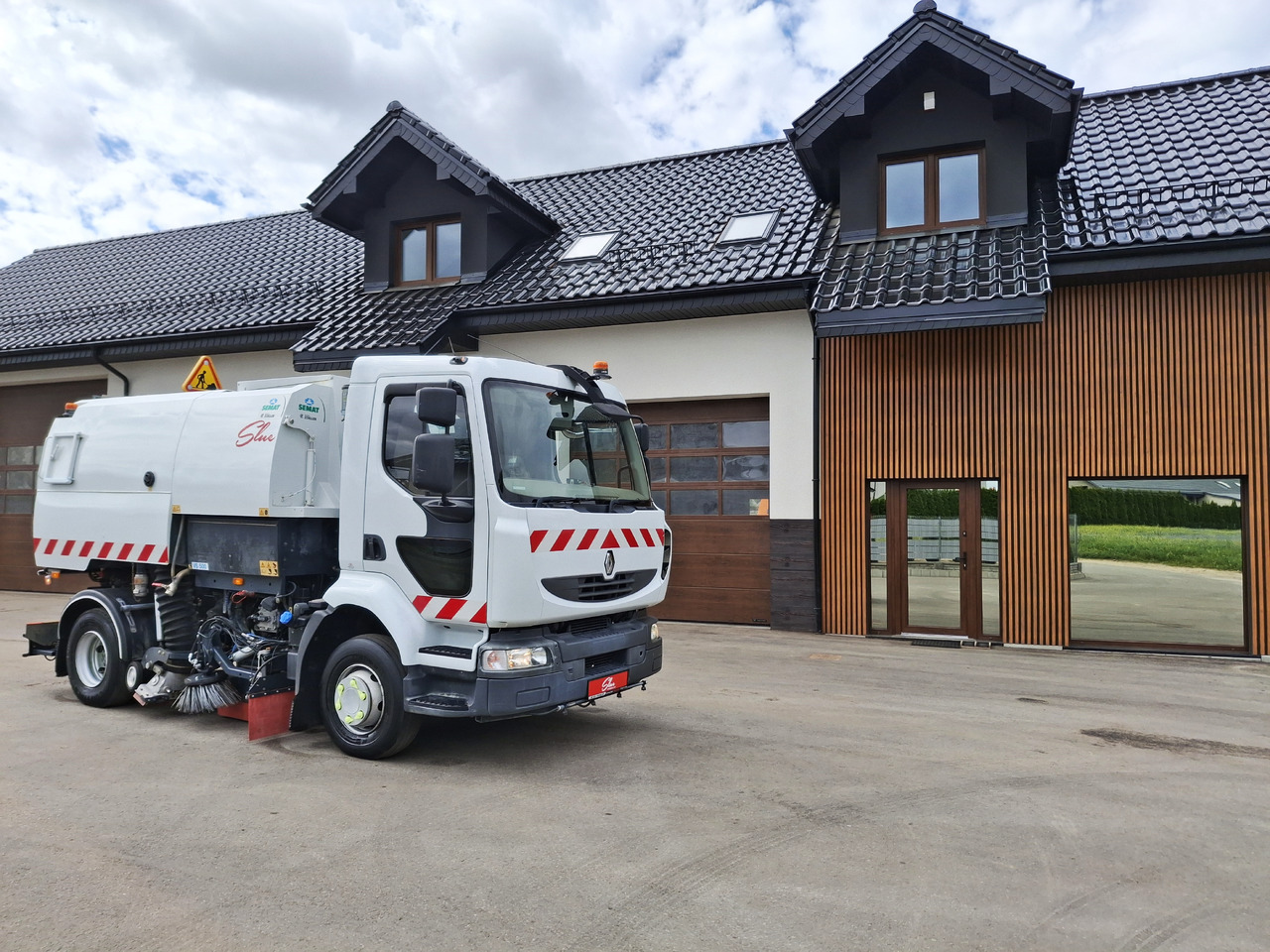 RENAULT Midlum 220 Zamiatarka Johnston VS500 Szczotki L/R Obie Strony Napęd Hydrostatyczny 2012r - Zamiatarka uliczna: zdjęcie 1 RENAULT Midlum 220 Zamiatarka Johnston VS500 Szczotki L/R Obie Strony Napęd Hydrostatyczny 2012r - Zamiatarka uliczna: zdjęcie 1