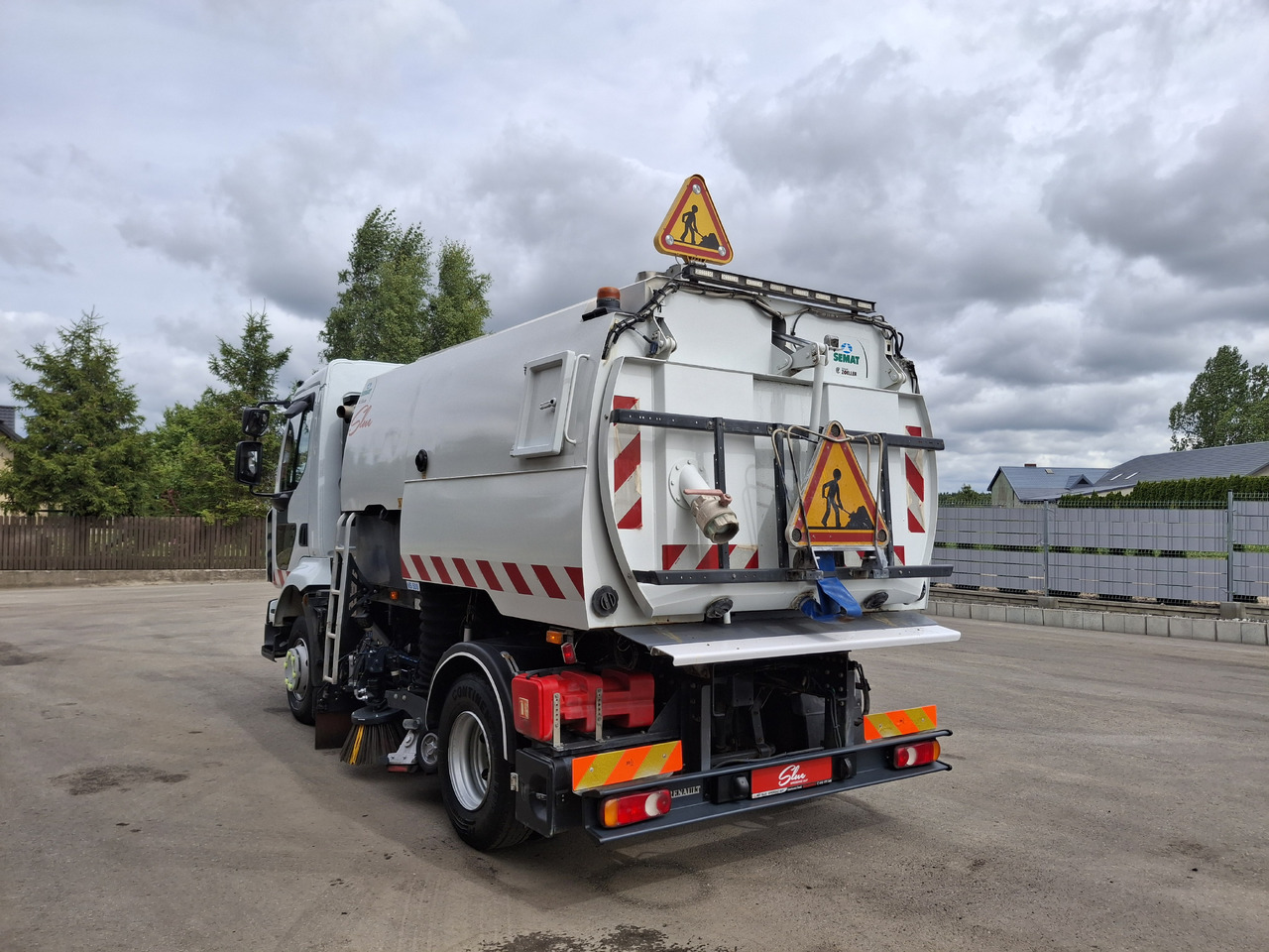 RENAULT Midlum 220 Zamiatarka Johnston VS500 Szczotki L/R Obie Strony Napęd Hydrostatyczny 2012r - Zamiatarka uliczna: zdjęcie 4 RENAULT Midlum 220 Zamiatarka Johnston VS500 Szczotki L/R Obie Strony Napęd Hydrostatyczny 2012r - Zamiatarka uliczna: zdjęcie 4